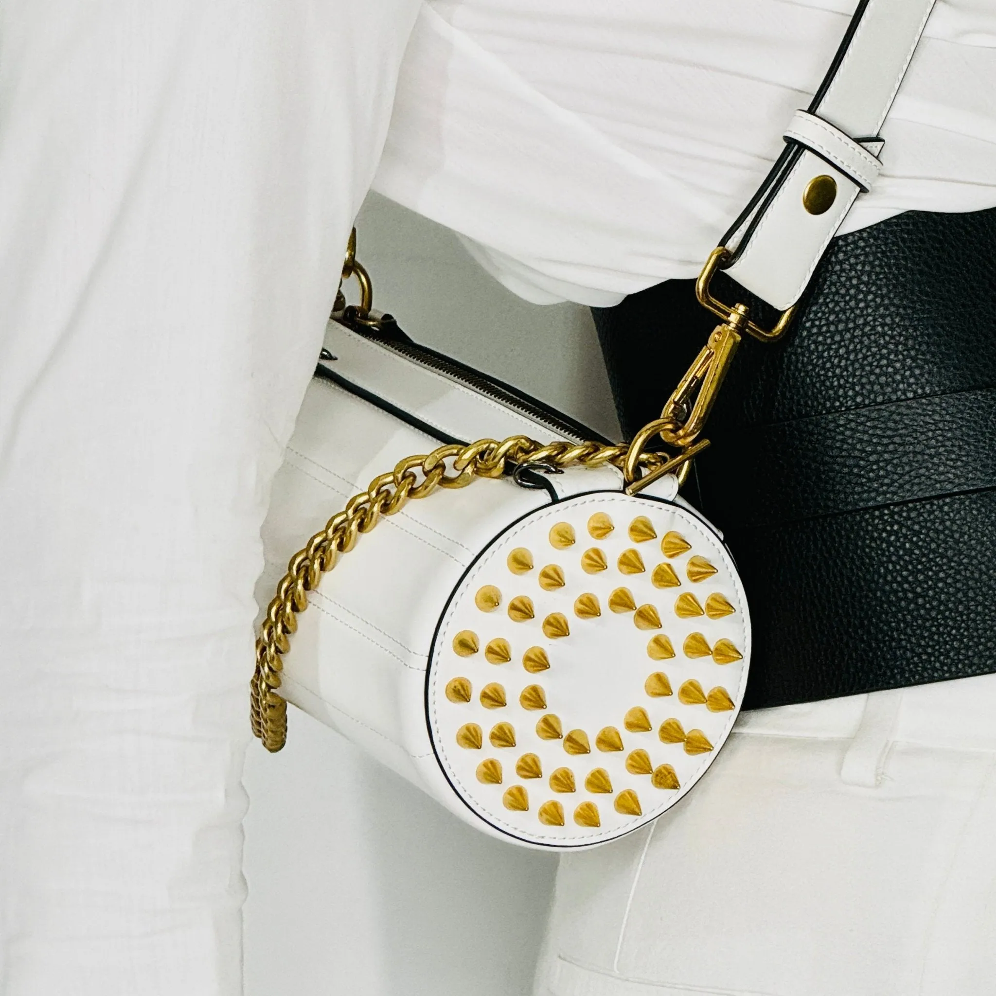 140E Tube Cross-body Bag in Black with Chain