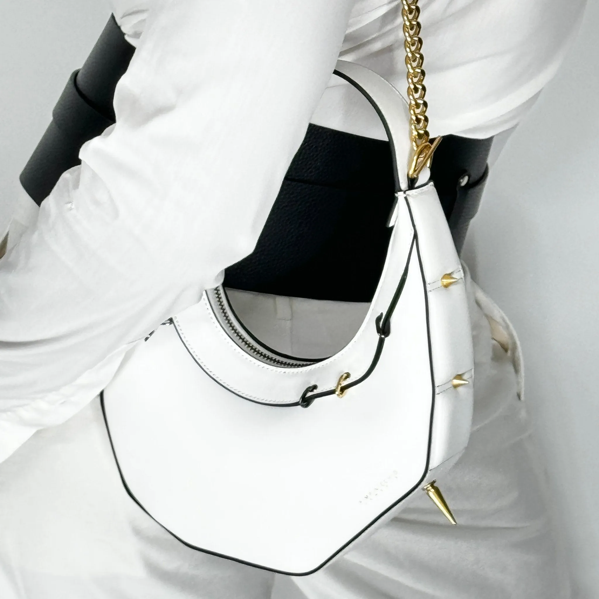 515W Asymmetrical Hobo Bag In Black