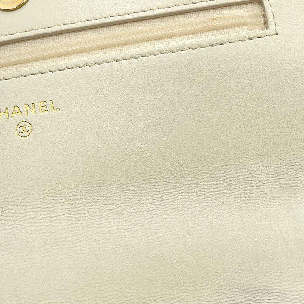 CHANEL 19 Chain wallet White AP0957 Lambskin