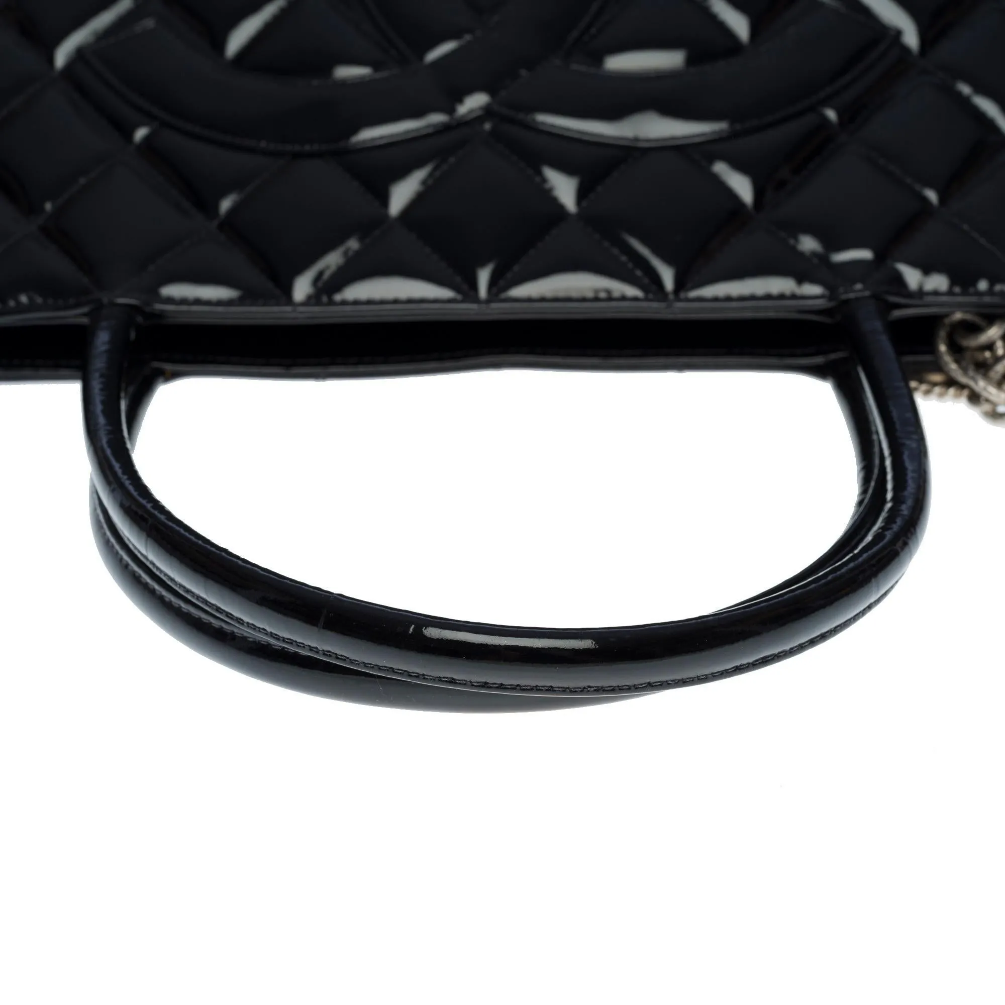 CHANEL Beautiful Cabas Medallion bag in black patent leather, SHW